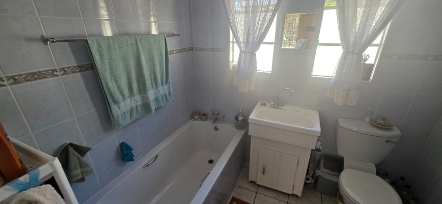 3 Bedroom Property for Sale in Kannoniers Park North West